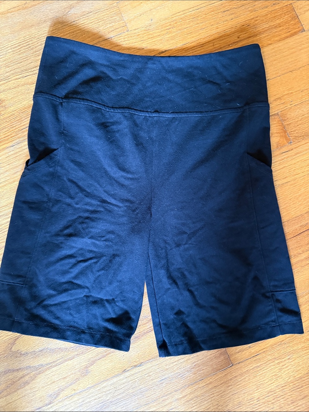 Lou & Grey Black High-Rise Bike Shorts with Side Pockets